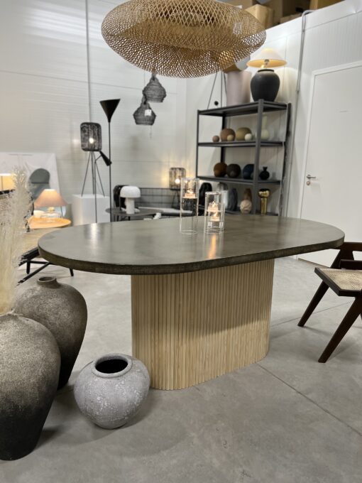 IDA betoonist ja puidust valmistatud käsitöö laud 100 x 180 cm ovaalne Eestis - söögilaud, baarilaud, diivanilaud - idastuudio.ee - kodusisustuse e-pood